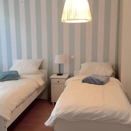 Apartment 120 Qm -3 Schlafzimmer-2 Baeder- Fuer 7 Gaeste Düsseldorf Exteriör bild