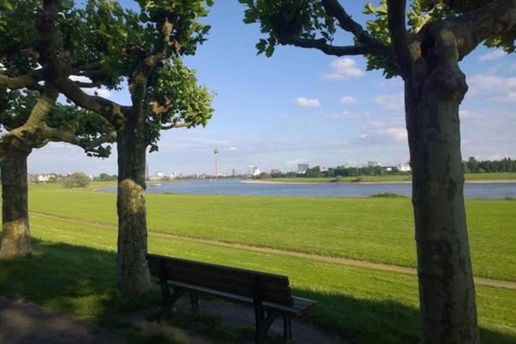 Apartment 120 Qm -3 Schlafzimmer-2 Baeder- Fuer 7 Gaeste Düsseldorf Exteriör bild