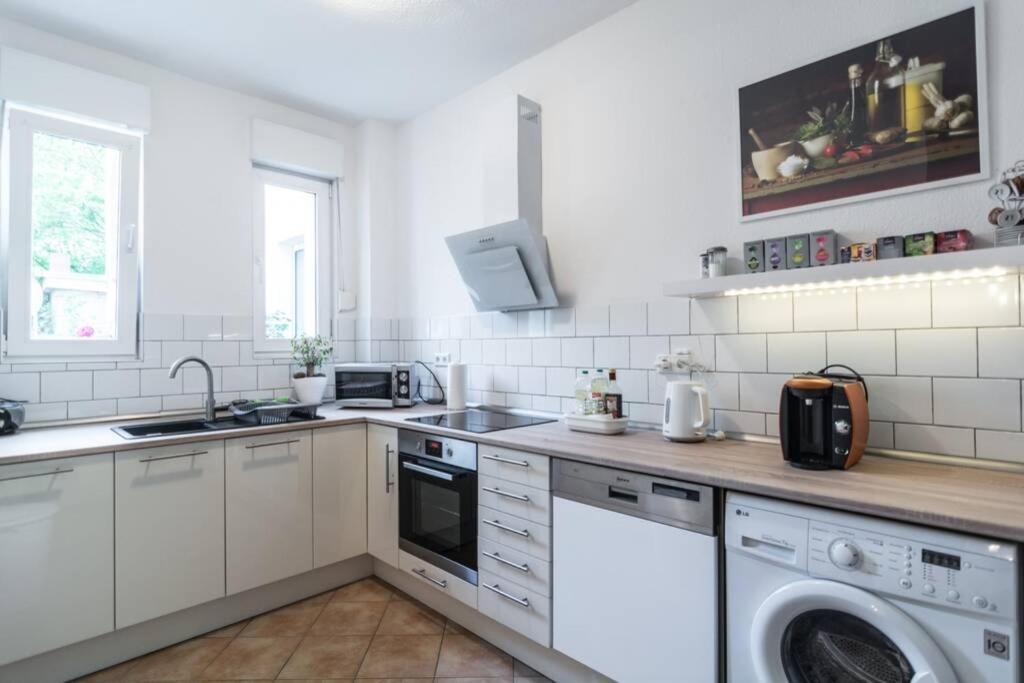 Apartment 120 Qm -3 Schlafzimmer-2 Baeder- Fuer 7 Gaeste Düsseldorf Exteriör bild