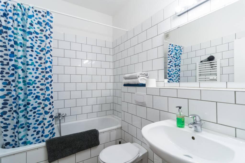 Apartment 120 Qm -3 Schlafzimmer-2 Baeder- Fuer 7 Gaeste Düsseldorf Exteriör bild
