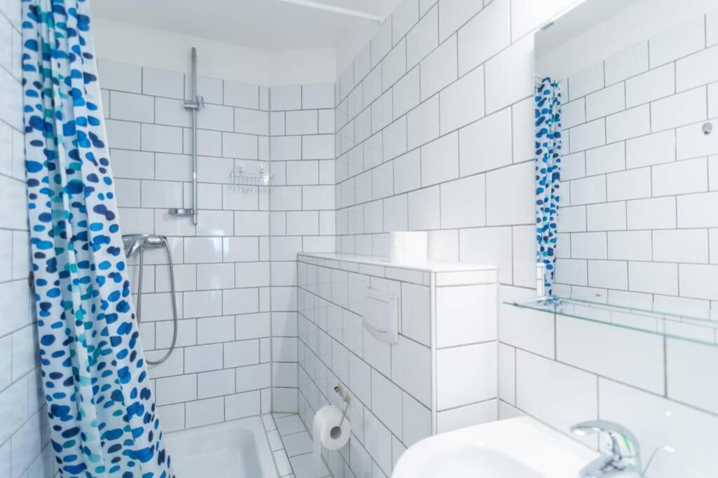 Apartment 120 Qm -3 Schlafzimmer-2 Baeder- Fuer 7 Gaeste Düsseldorf Exteriör bild